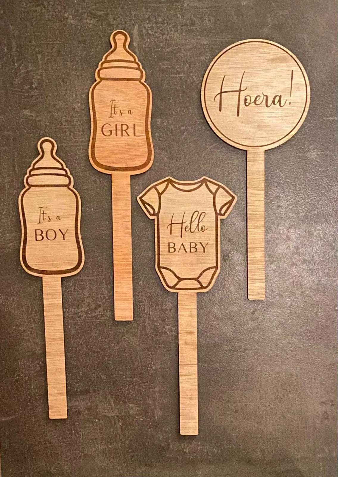 Houten photoboothprops voor een babyfeest